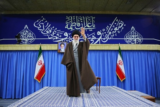 رهبر-معظم-انقلاب-امام-خامنه-ای-560x373